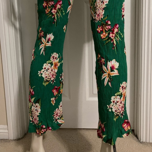 EXPRESS - Picture 9 of 10